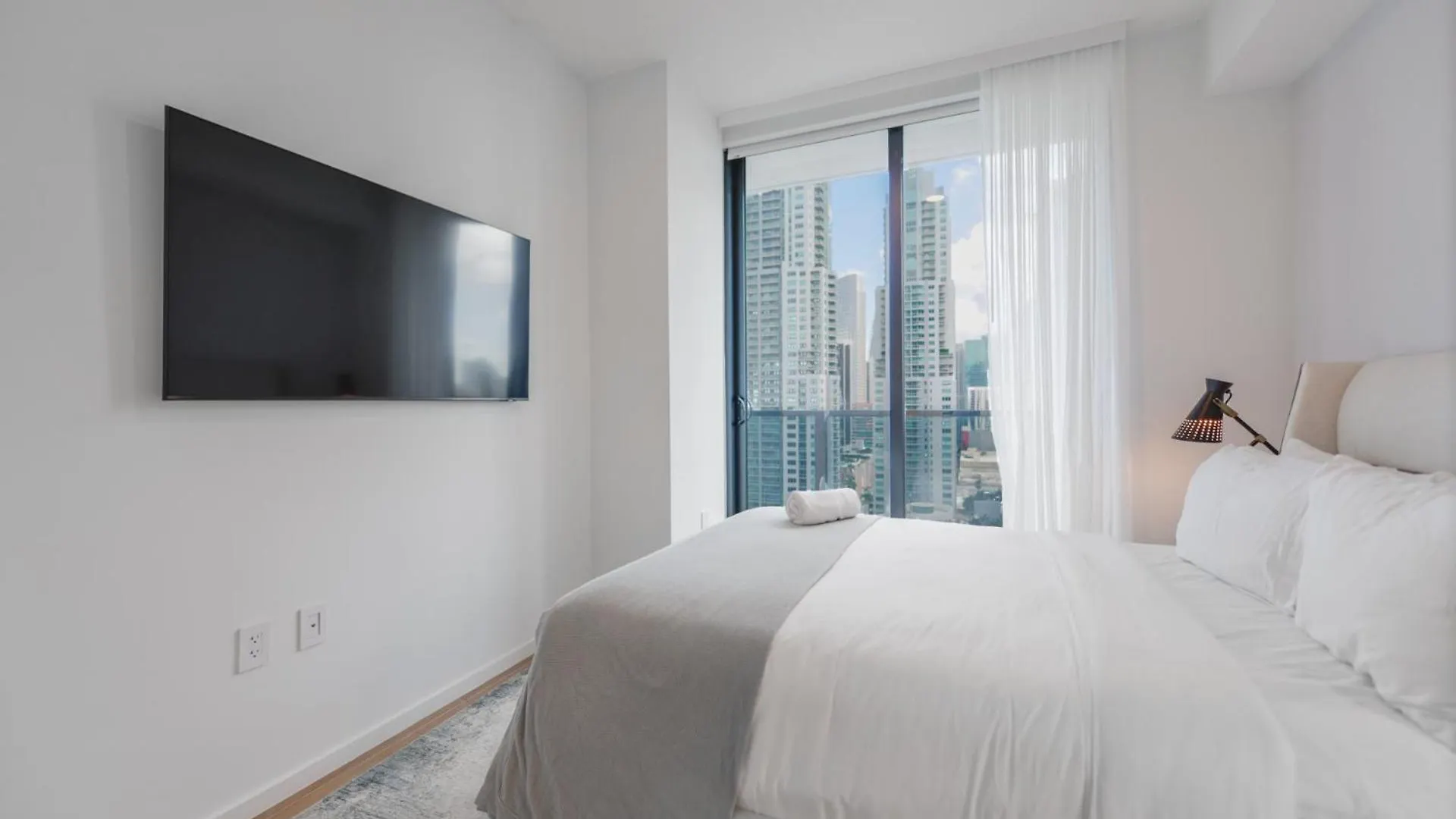 Apartment Breathtaking Views Near Bayfront Park