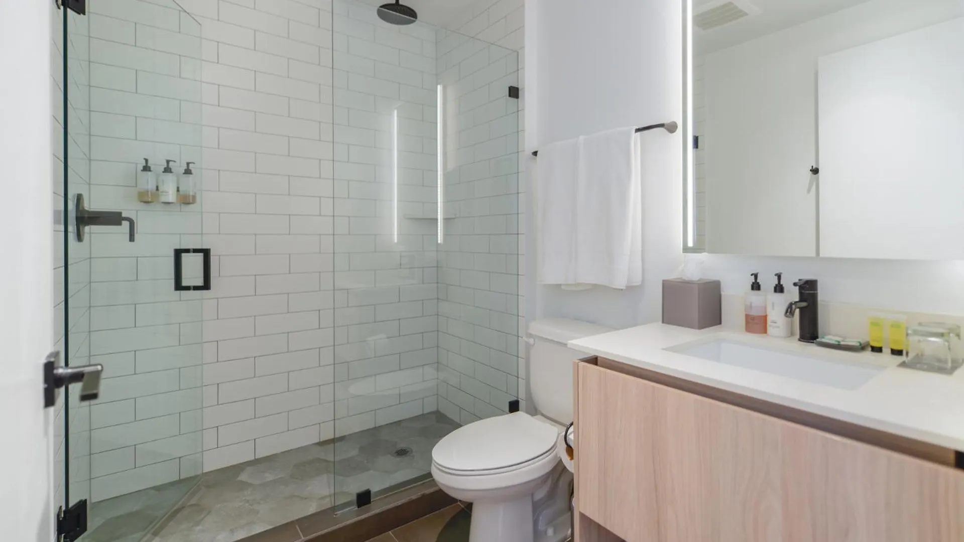 Apartment Breathtaking Views Near Bayfront Park