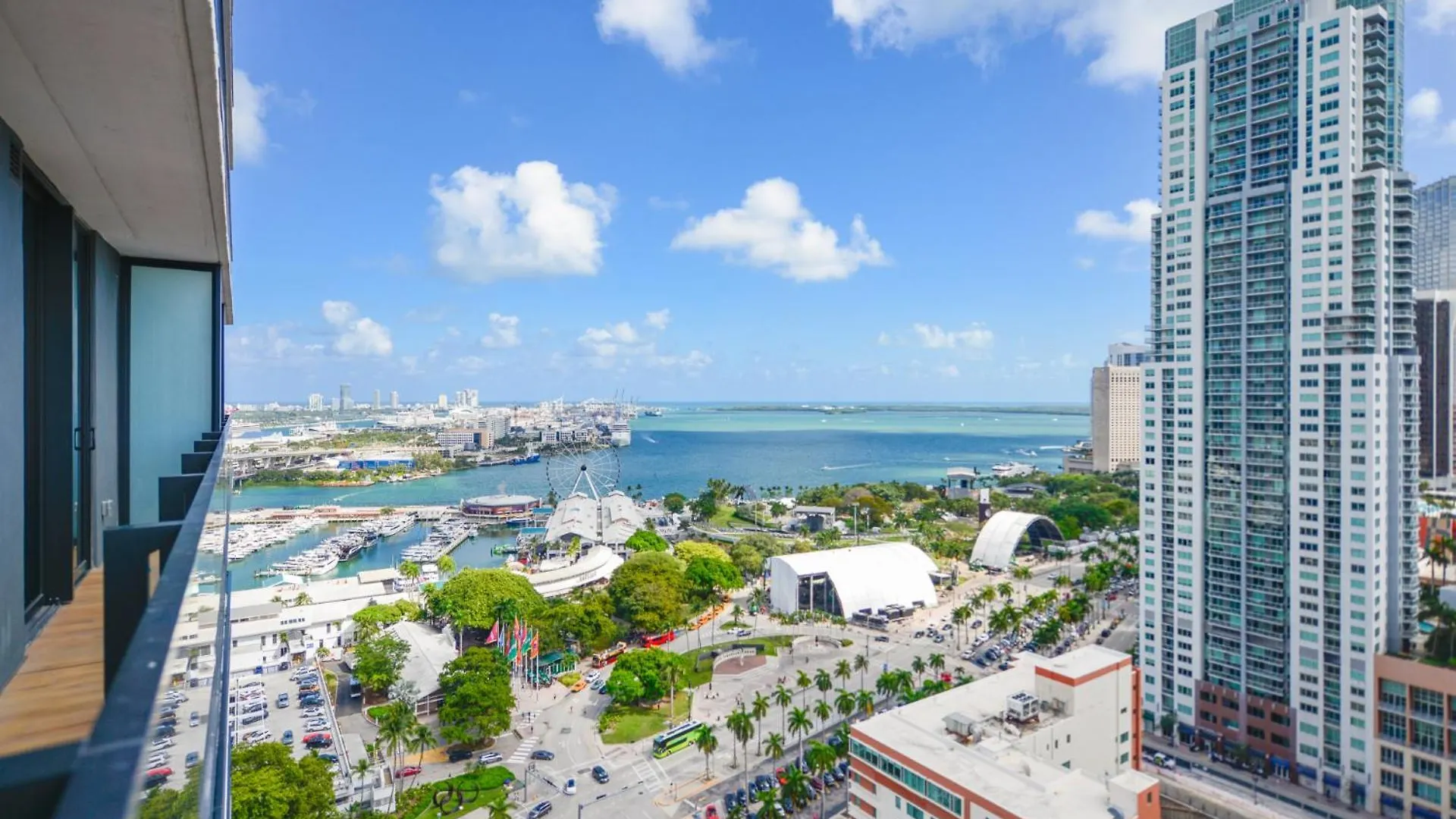 Apartment Breathtaking Views Near Bayfront Park *