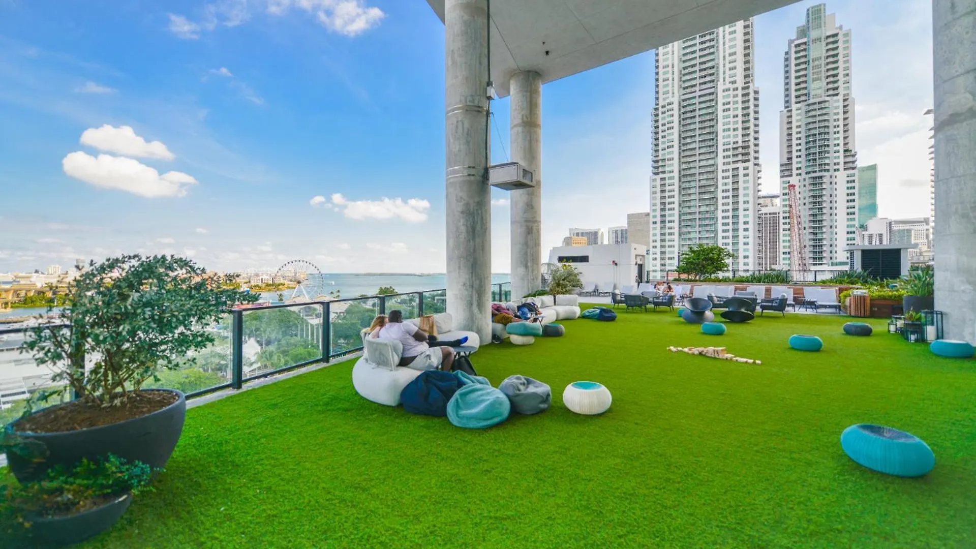 Apartment Breathtaking Views Near Bayfront Park *