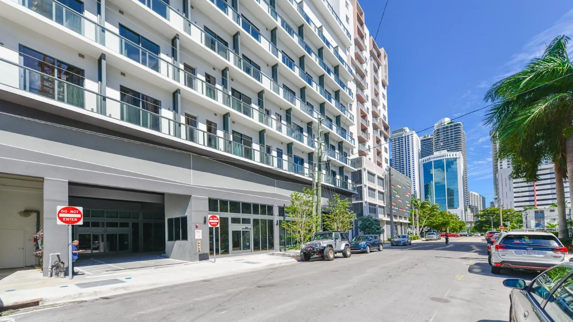 With Amazing Views In The Heart Of Brickell