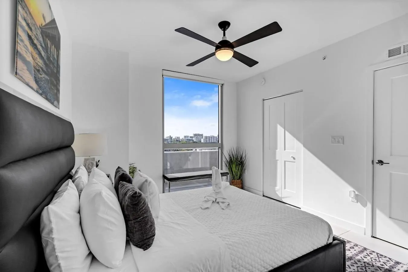 Chic 3 Bed Retreat Mins Brickell With Free Parking Miami