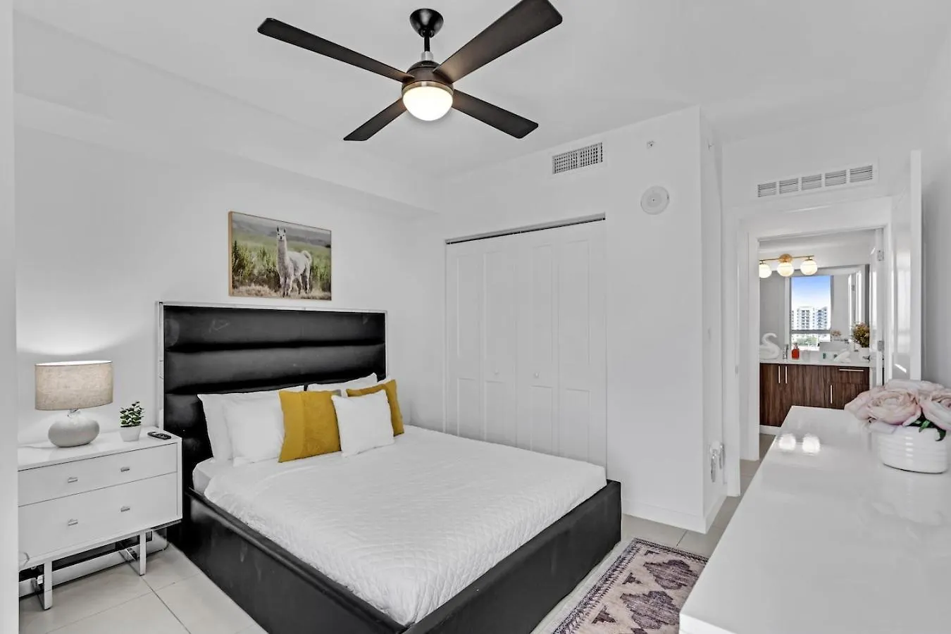 Chic 3 Bed Retreat Mins Brickell With Free Parking Apartment Miami