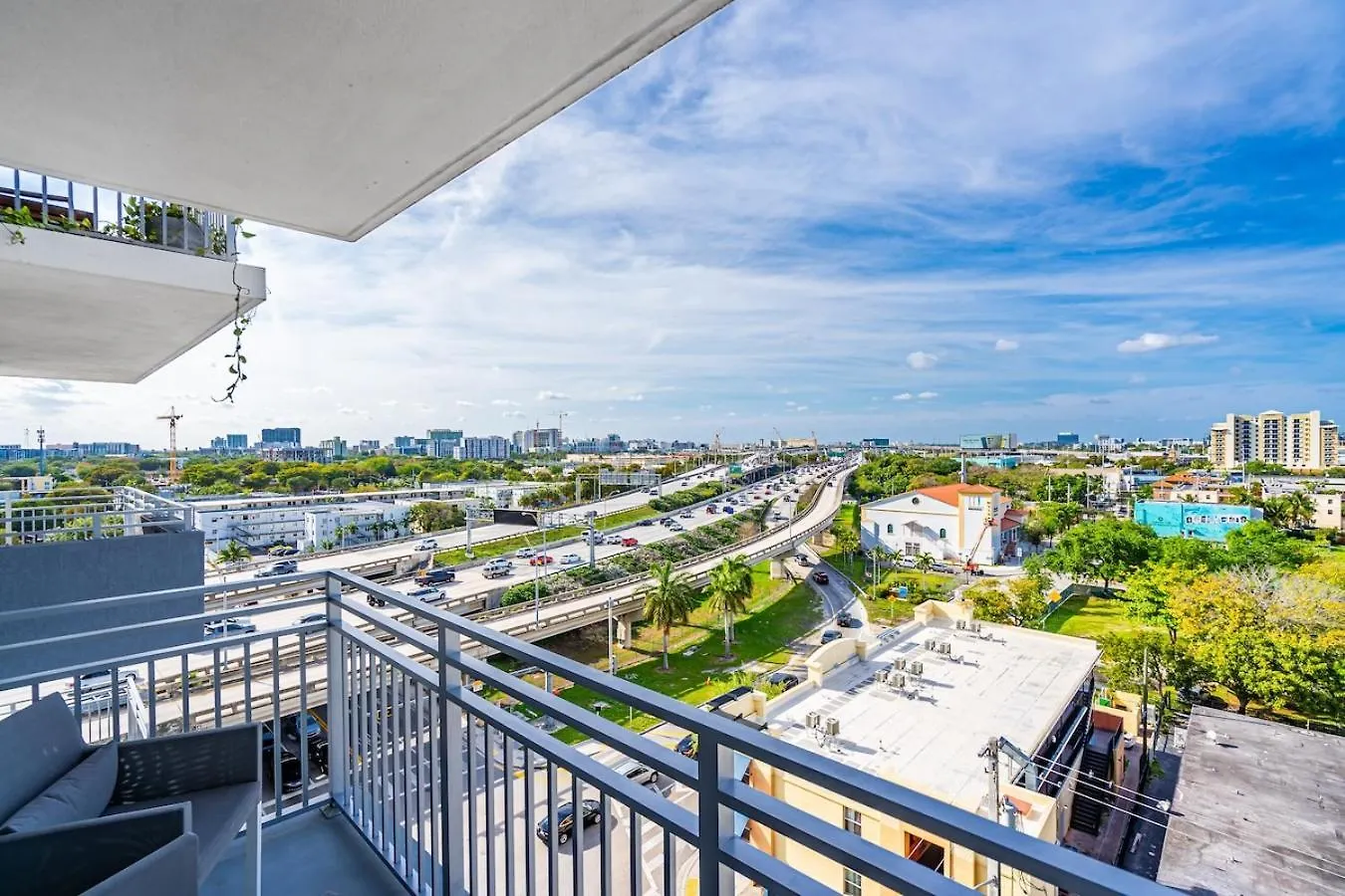 Chic 3 Bed Retreat Mins Brickell With Free Parking Apartmán