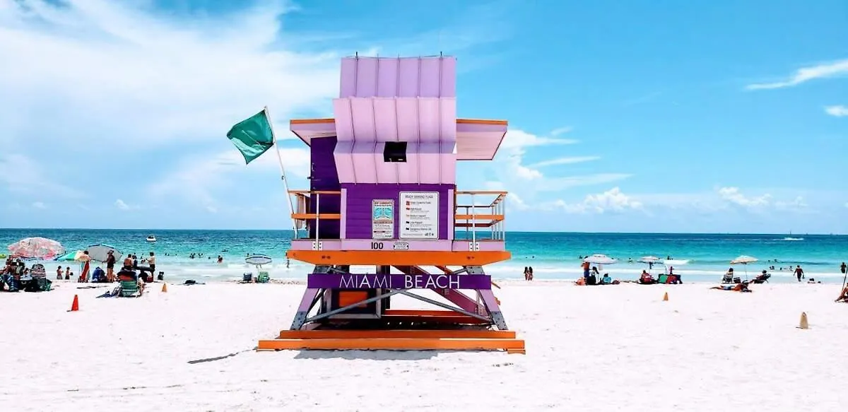 Explore Miami's Heat - Huge 1 Bed Pool & Gym Holiday home Miami