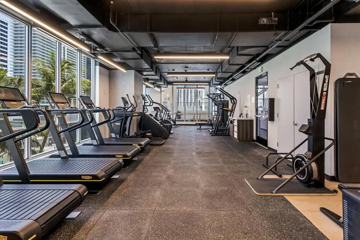 Explore Miami's Heat - Huge 1 Bed Pool & Gym