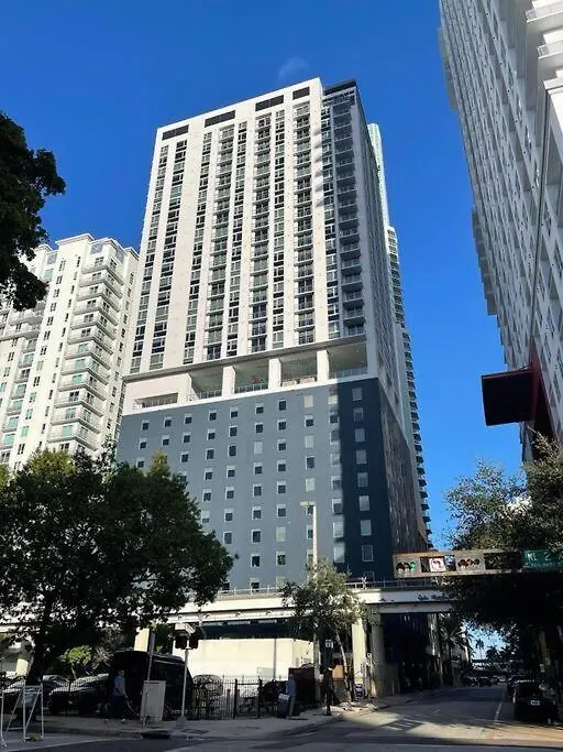 Downtown Elegance. 17th Floor Yotelpad