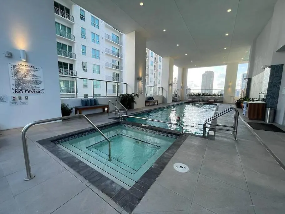 Downtown Elegance. 17th Floor Yotelpad