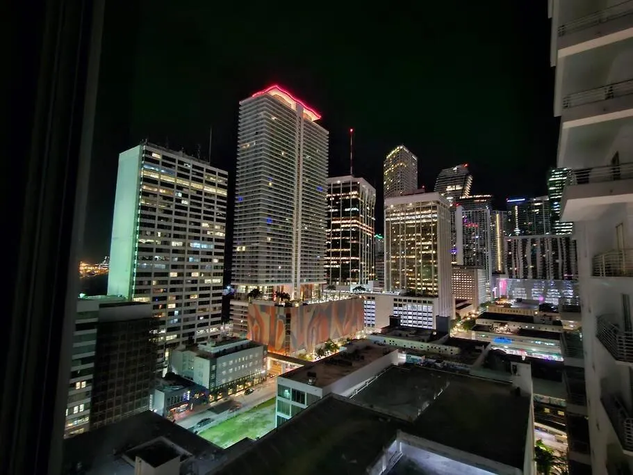 Downtown Elegance. 17th Floor Yotelpad Apartment