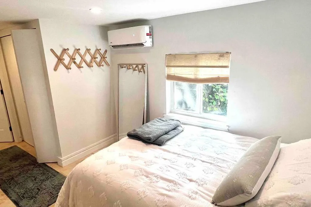 Holiday home Pool! Location! Steps To The Water! Kid Friendly!