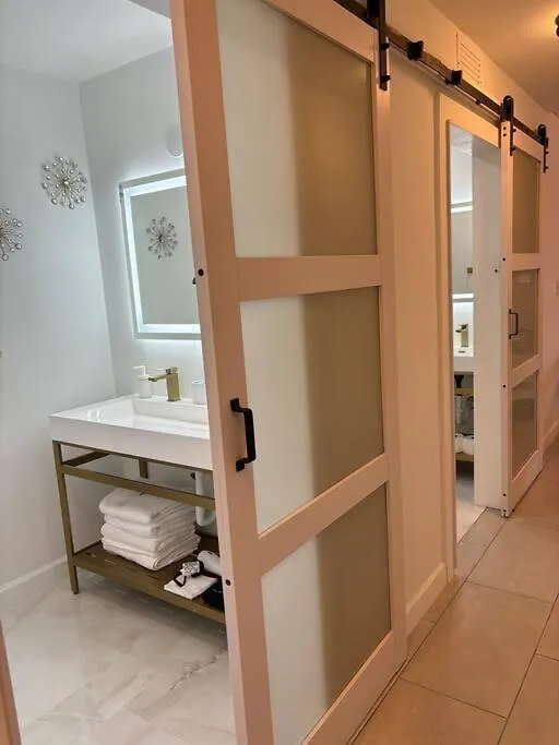 בית נופש Wynwood House, Sleeps 8, Gazebo, Bbq, Washer & Dryer, Coffee Station *