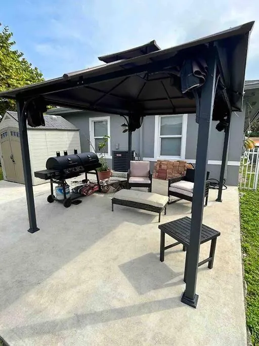 Wynwood House, Sleeps 8, Gazebo, Bbq, Washer & Dryer, Coffee Station מיאמי