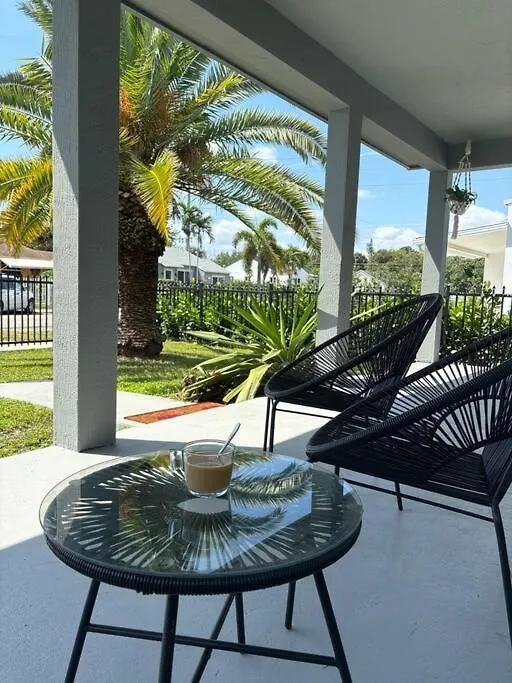 Wynwood House, Sleeps 8, Gazebo, Bbq, Washer & Dryer, Coffee Station בית נופש *