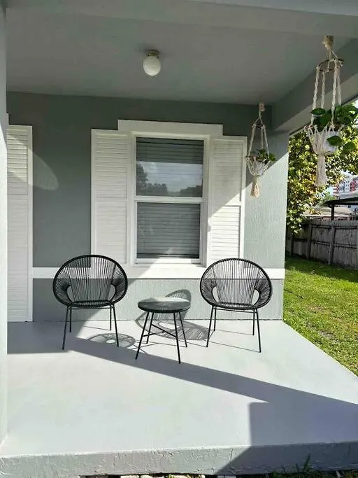 בית נופש Wynwood House, Sleeps 8, Gazebo, Bbq, Washer & Dryer, Coffee Station מיאמי