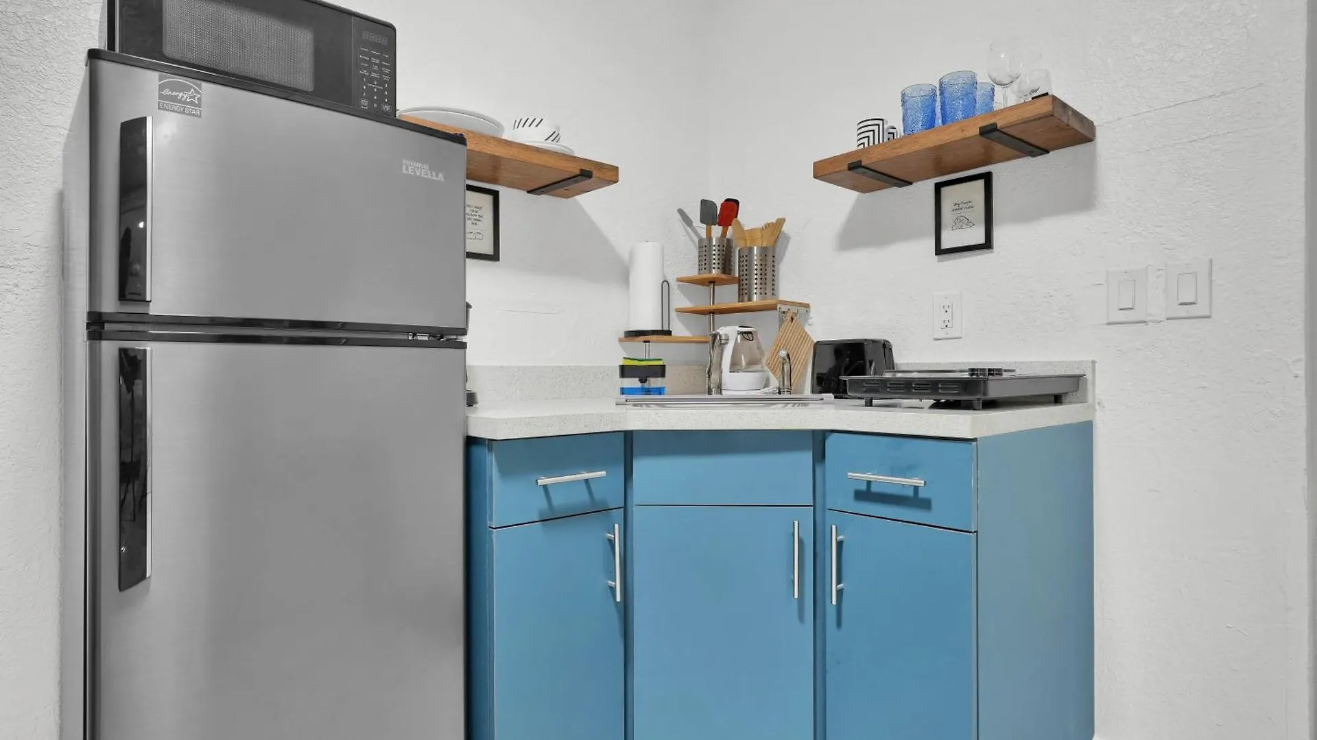 Azul - Fully-stocked, 1br With Private Patio And Free Parking Apartment Miami