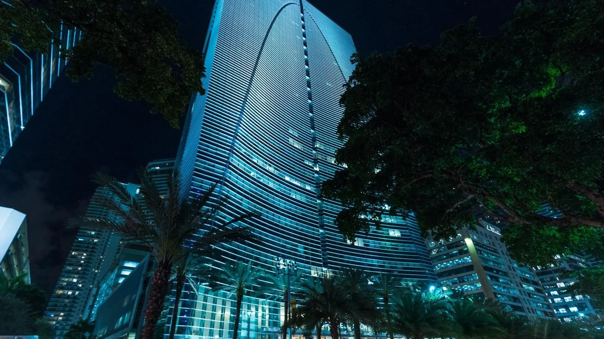 Roami At Brickell Arch Apartment