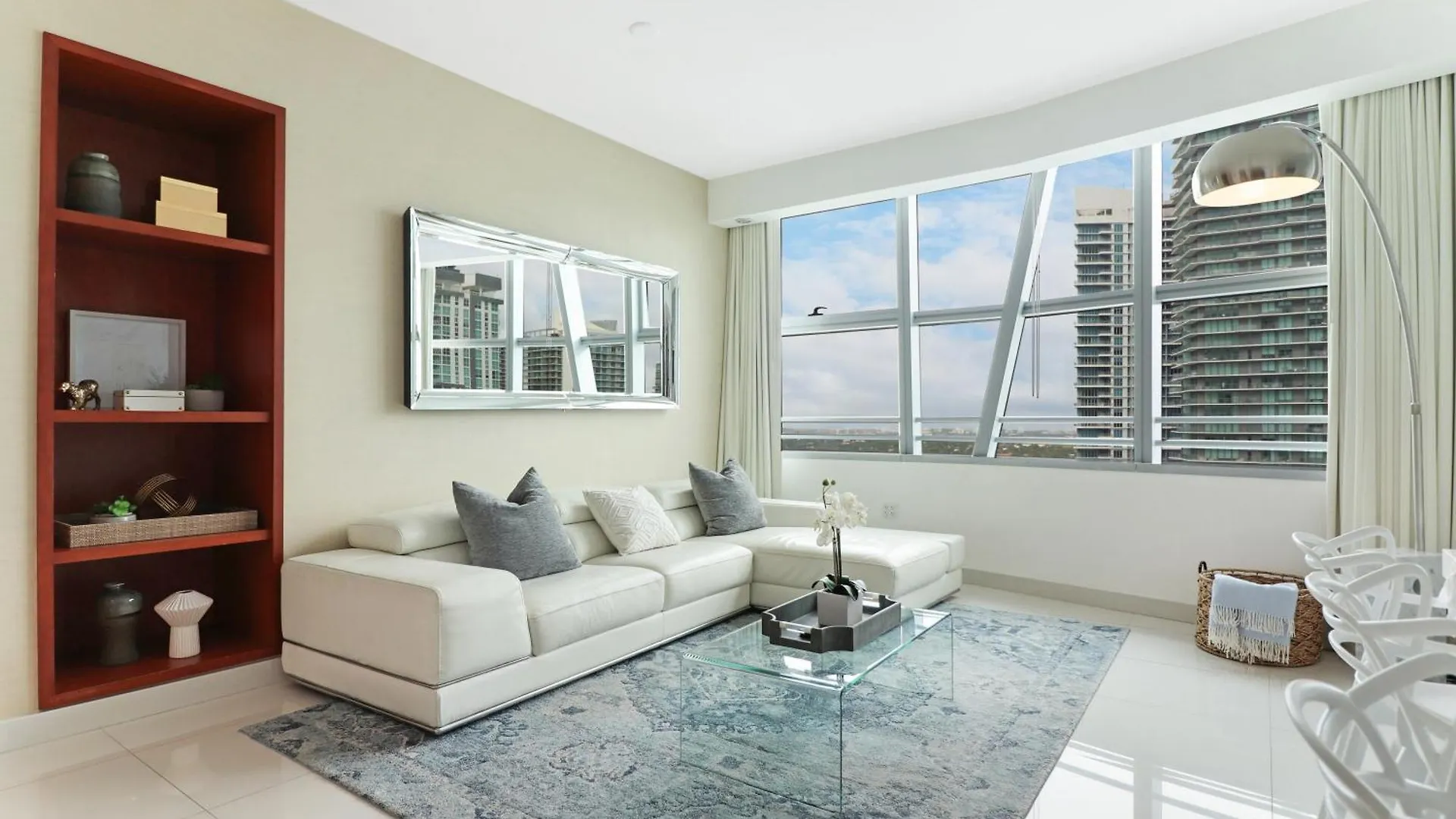 Roami At Brickell Arch Apartment *