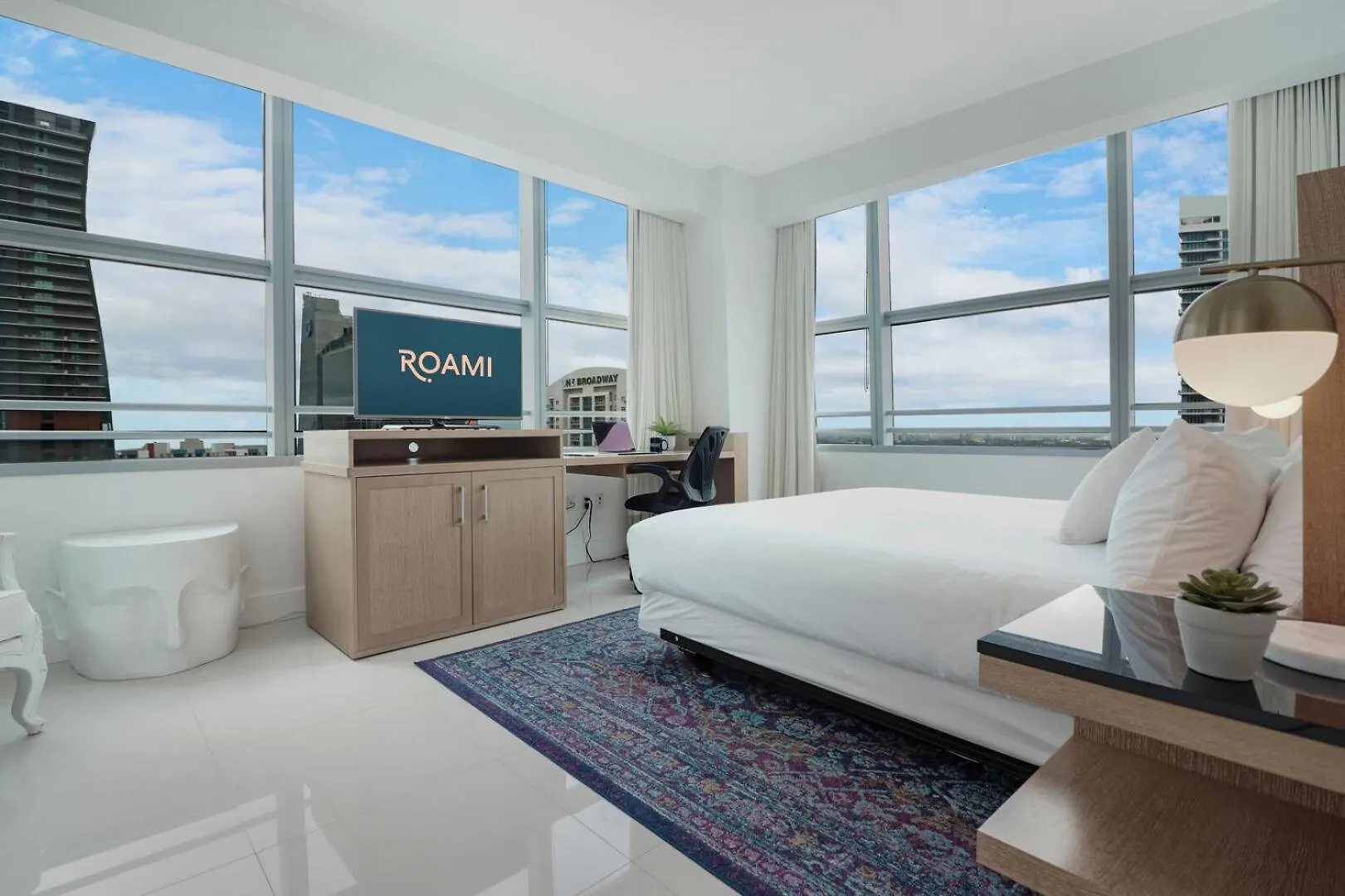 Roami At Brickell Arch * Miami