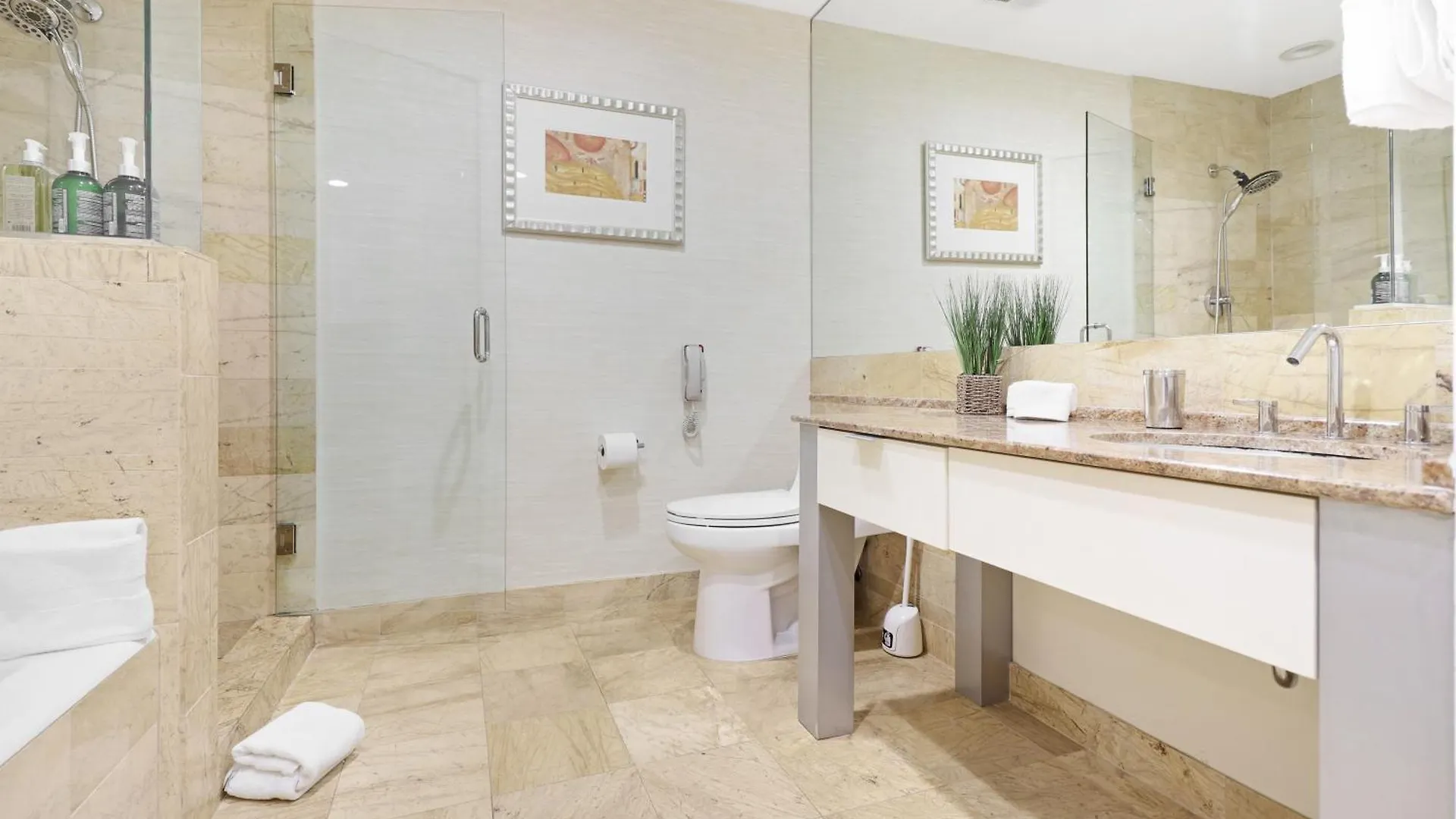 Roami At Brickell Arch *