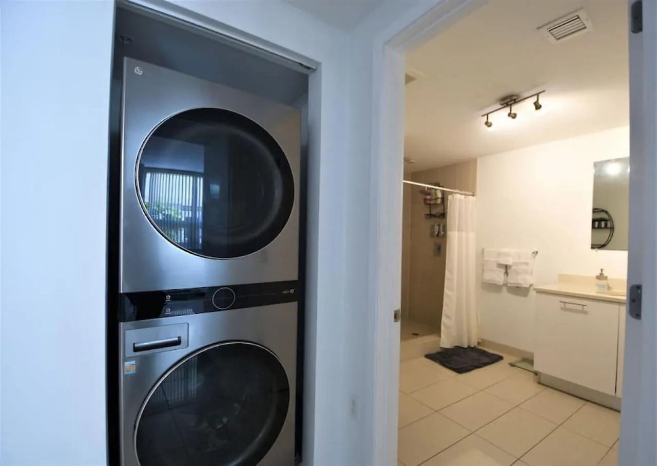 Lovely Midblock Building 1 Bedroom 1 Bathroom Miami