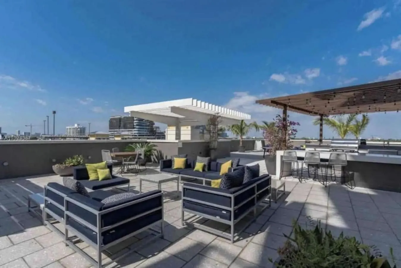 Apartment Lovely Midblock Building 1 Bedroom 1 Bathroom Miami