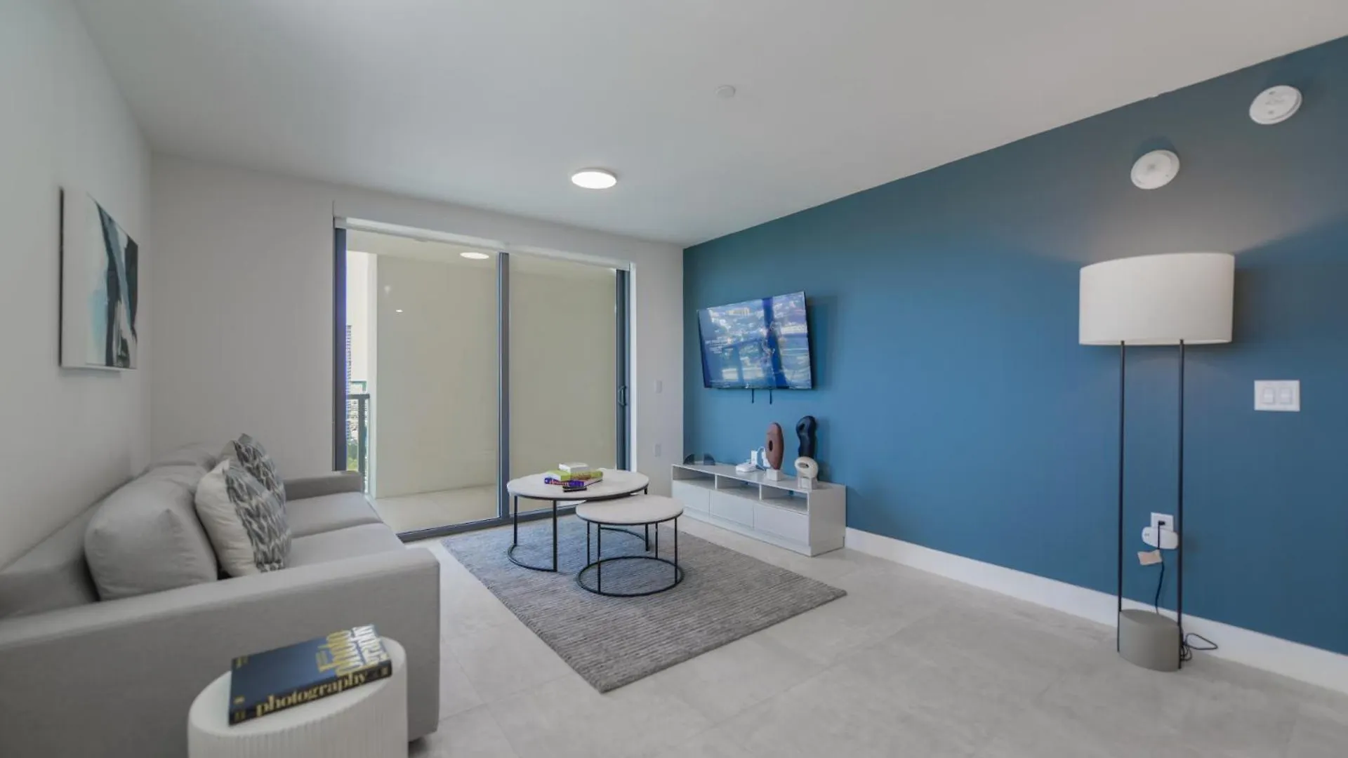 Prime Location: Luxury At Brickell Apartment *