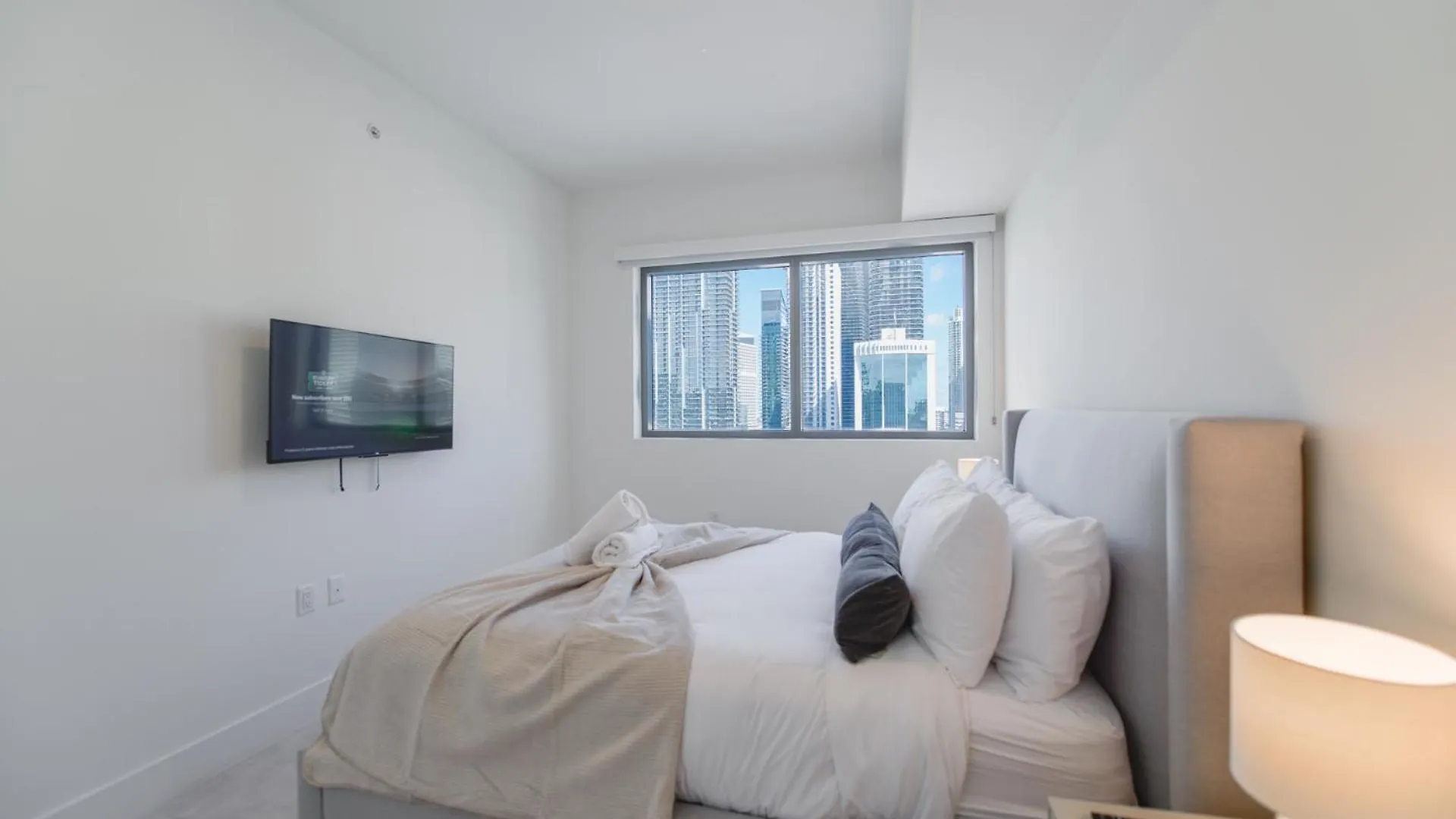 Prime Location: Luxury At Brickell * Miami