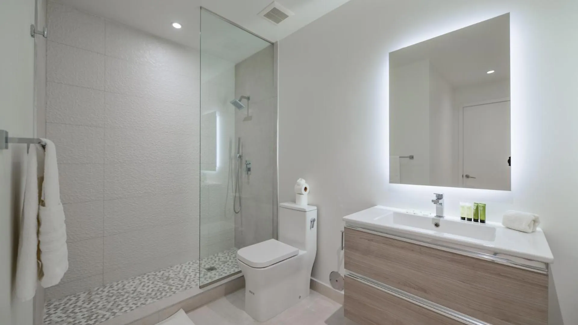 Prime Location: Luxury At Brickell *