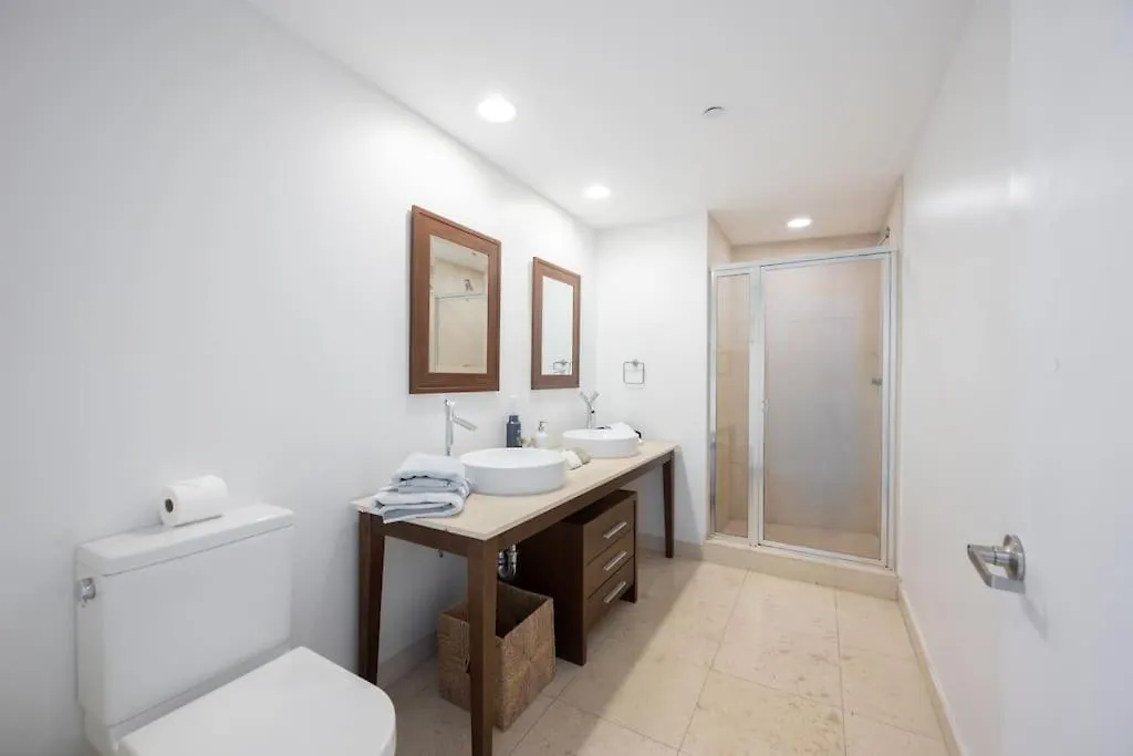 Poolside Corner 2 Bedrooms Icon Brickell Bay & Pool Views * 5 Star Apartment Miami
