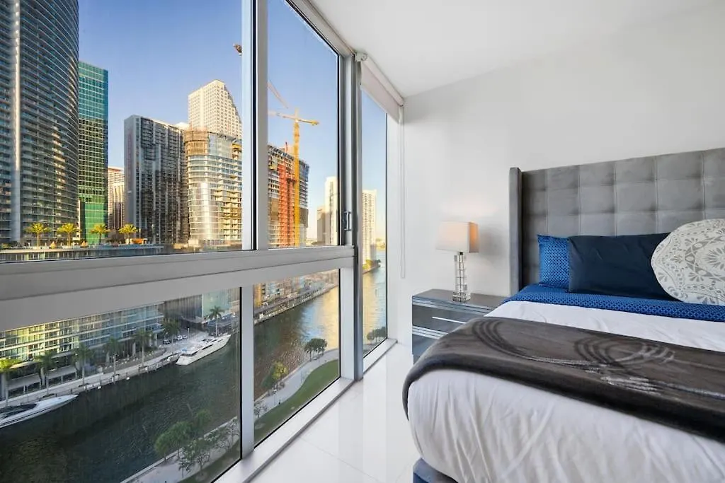 Apartment Poolside Corner 2 Bedrooms Icon Brickell Bay & Pool Views * 5 Star