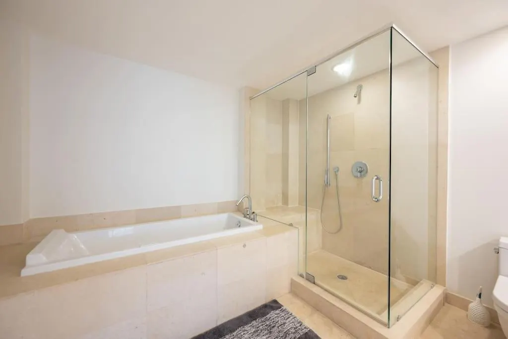 דירה Poolside Corner 2 Bedrooms Icon Brickell Bay & Pool Views * 5 Star מיאמי