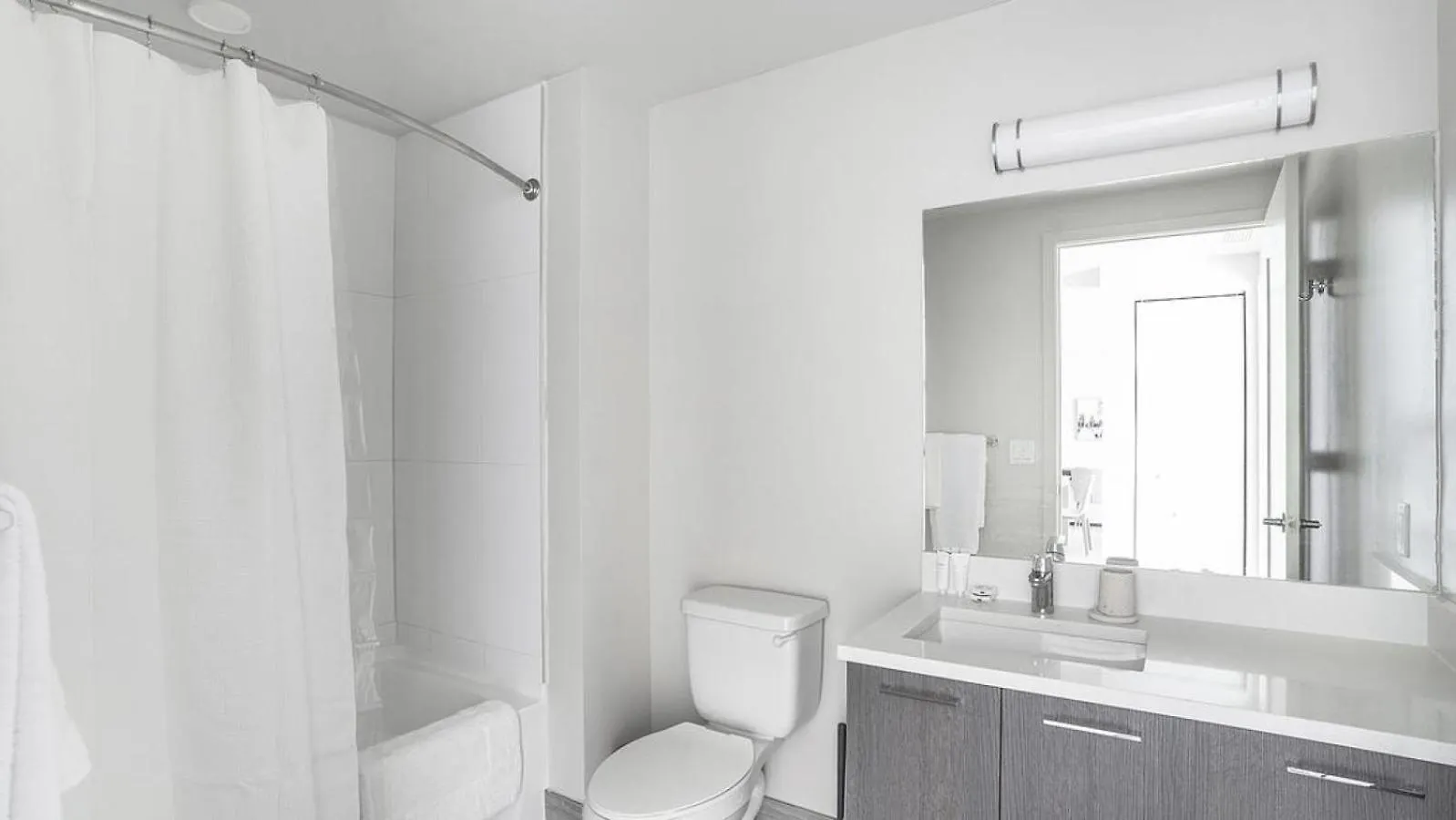 Landing Modern With Amazing Amenities Apartment *
