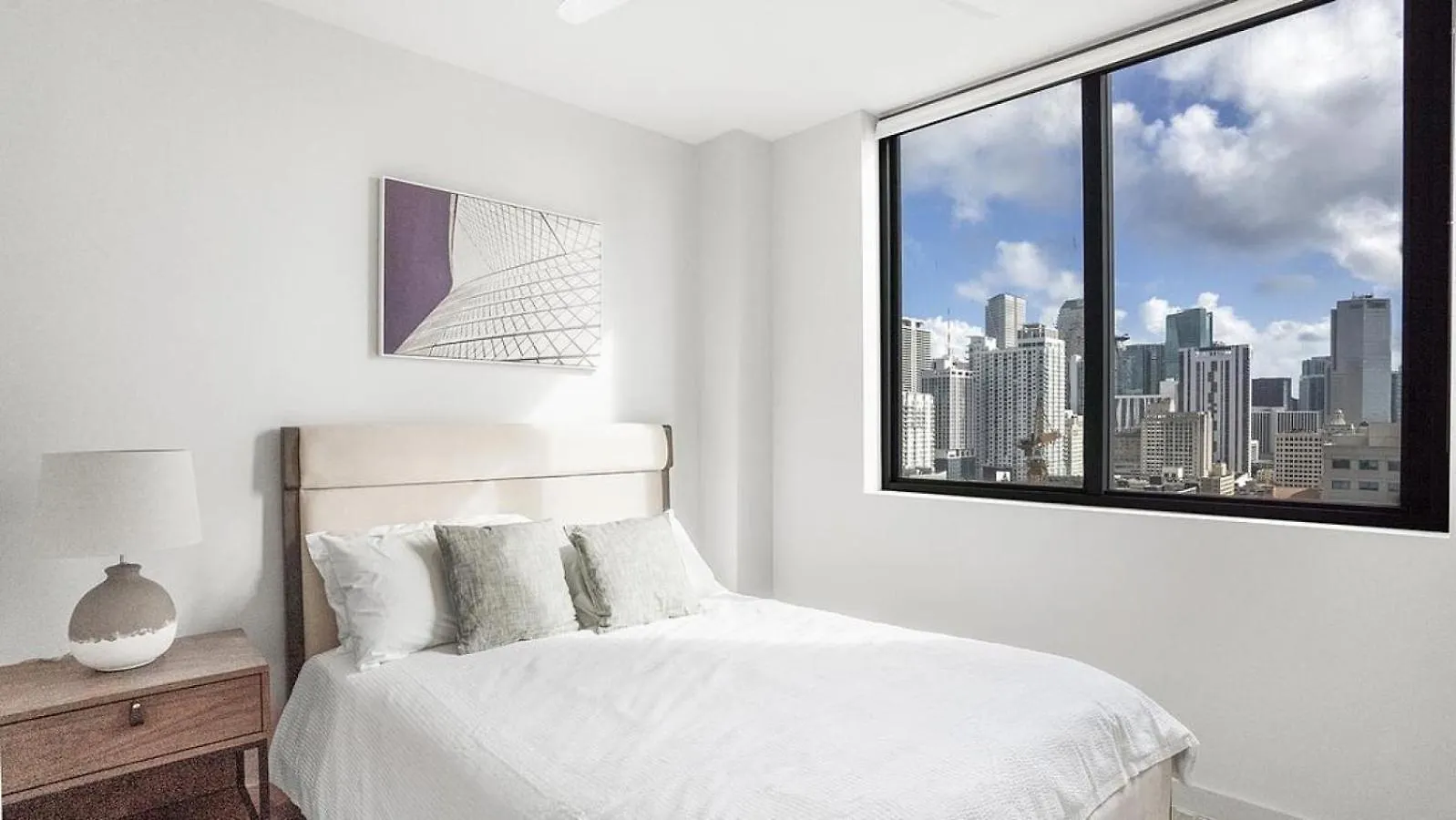 Landing Modern With Amazing Amenities * Miami