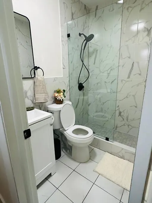 Coral Gables Near Airport And Beaches Apartment