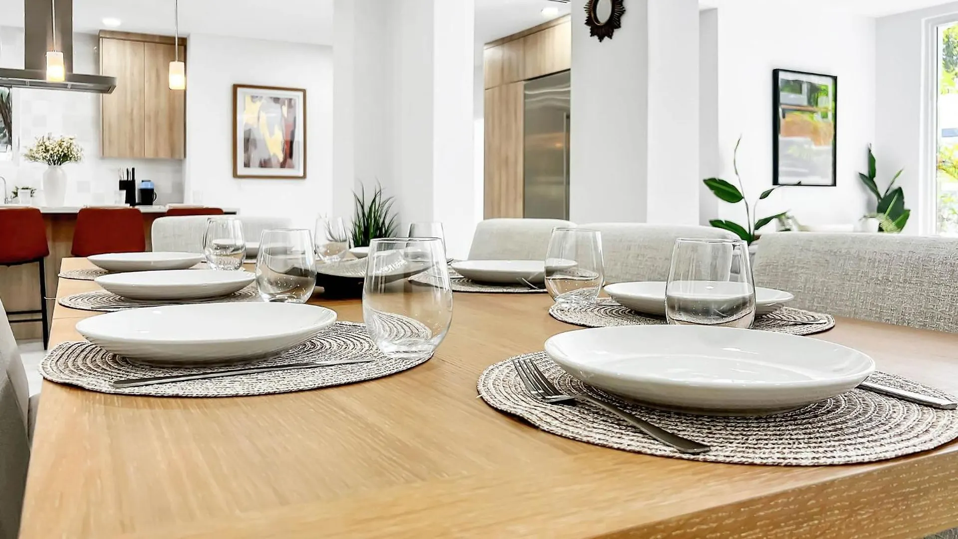 Tropicale Stunning 4 Bedroom 4 Bath With Pool And Bbq *