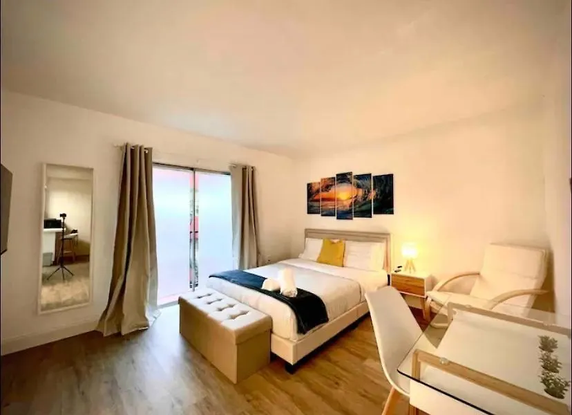 International Airport 1 Apartment *