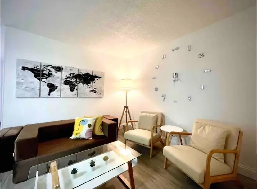 International Airport 1 Apartment *