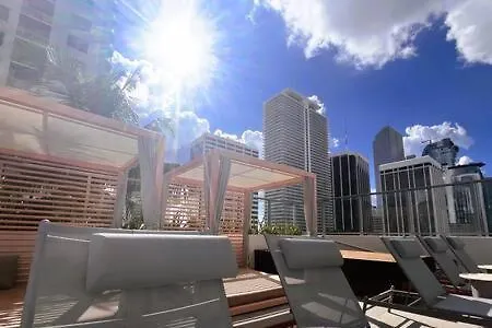Explore Miami's Heat - Cozy Pool & Gym Apartment Miami
