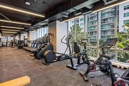 Explore Miami's Heat - Cozy Pool & Gym *