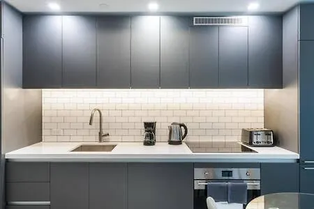 Apartment Explore Miami's Heat - Cozy Pool & Gym *