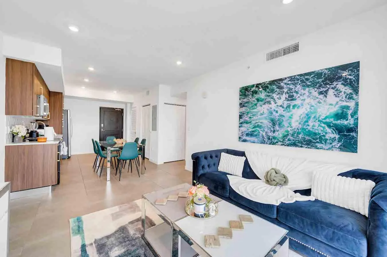 Amazing 3 Bed Unit In Dwntwn With Free Parking Miami