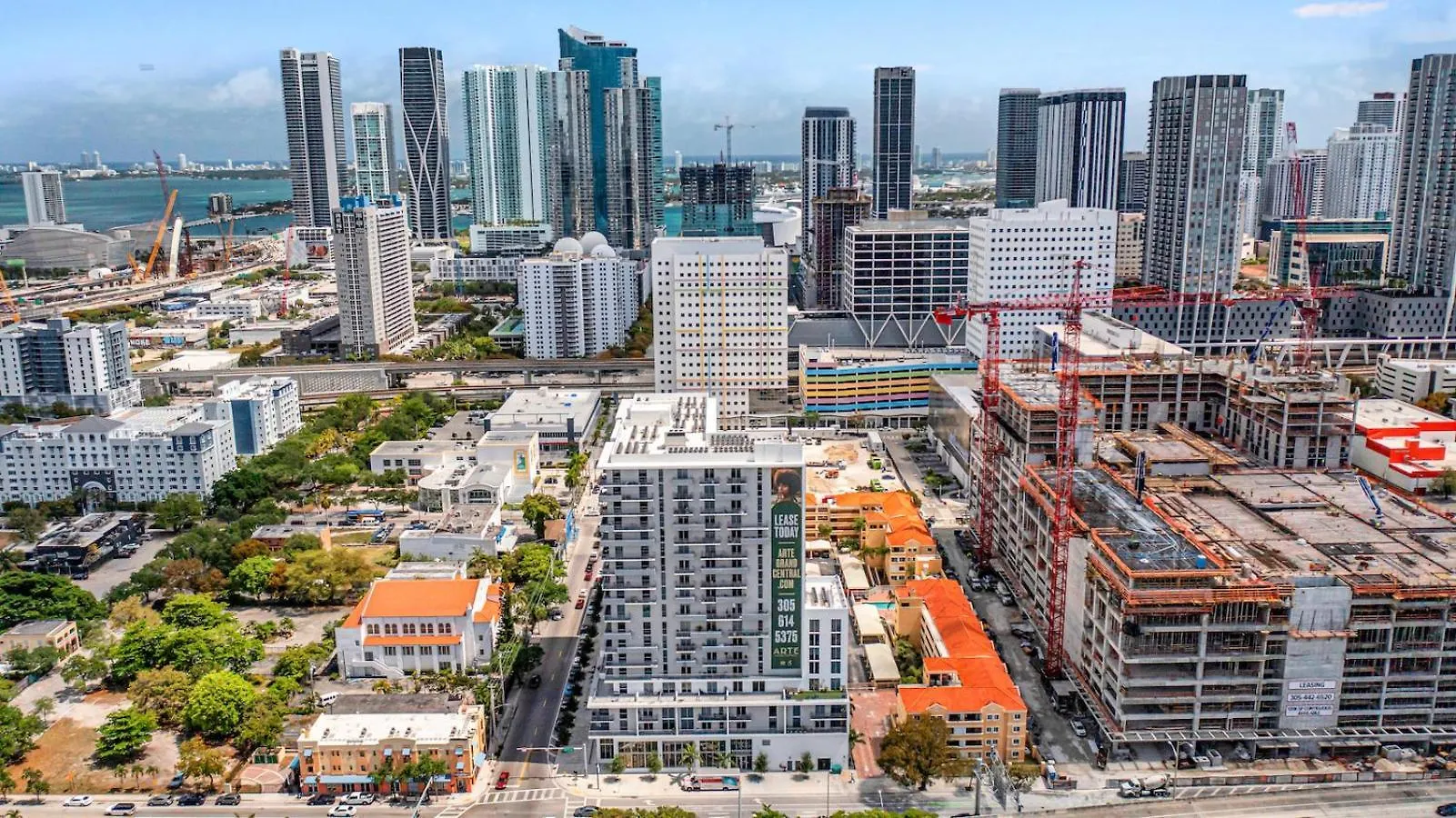 Gorgeous 3-bed Retreat Mins From Bayside And Parking Apartment