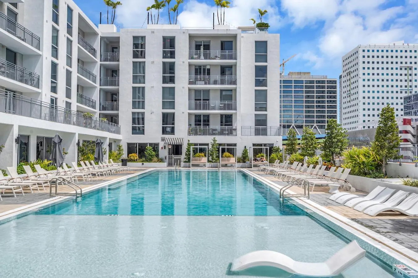 Gorgeous 3-bed Retreat Mins From Bayside And Parking Apartment