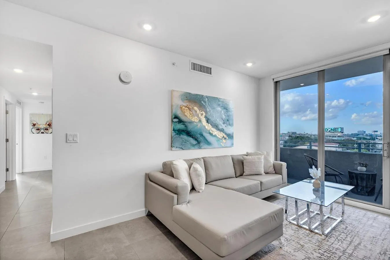 Apartment Gorgeous 3-bed Retreat Mins From Bayside And Parking
