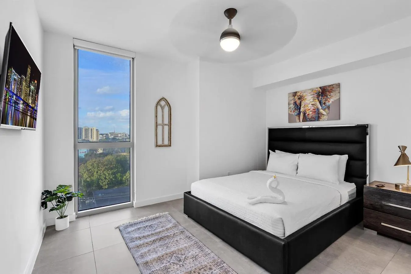 Gorgeous 3-bed Retreat Mins From Bayside And Parking Apartment