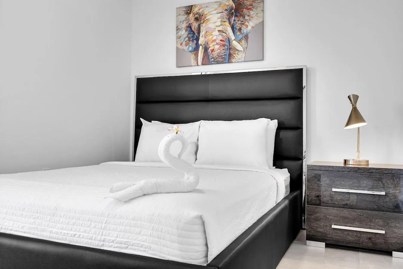 Gorgeous 3-bed Retreat Mins From Bayside And Parking *