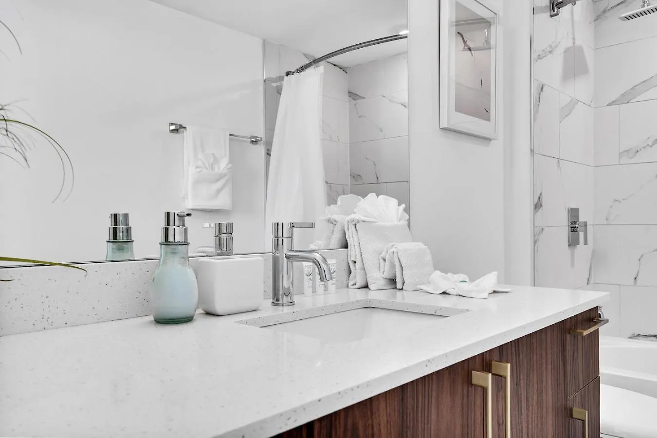 Gorgeous 3-bed Retreat Mins From Bayside And Parking Apartment *