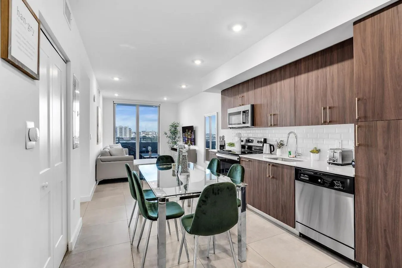 Gorgeous 3-bed Retreat Mins From Bayside And Parking Miami