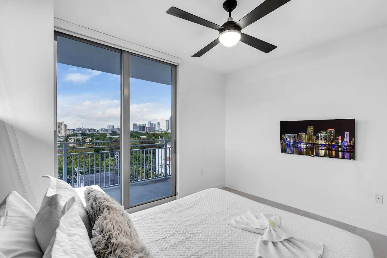 Charming 3-bed Mins From Brickell With Free Parking *