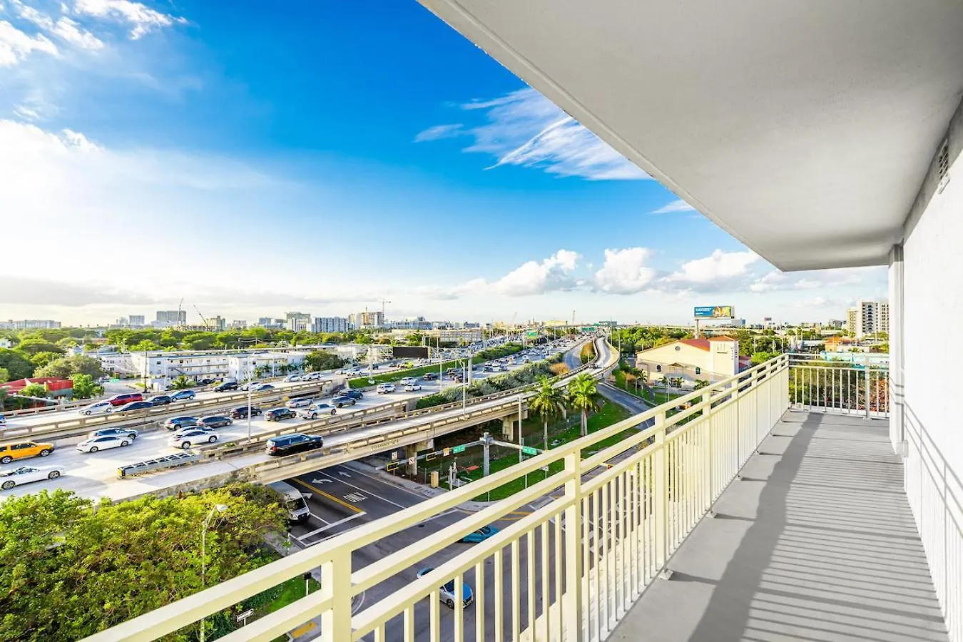 Charming 3-bed Mins From Brickell With Free Parking * Miami